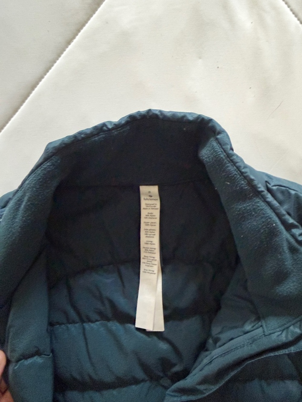 Lululemon down for it all vest - size 8 - Picture 2 of 3